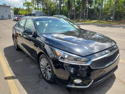 2017 Kia Cadenza Premium