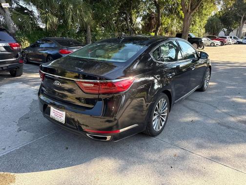2017 Kia Cadenza Premium