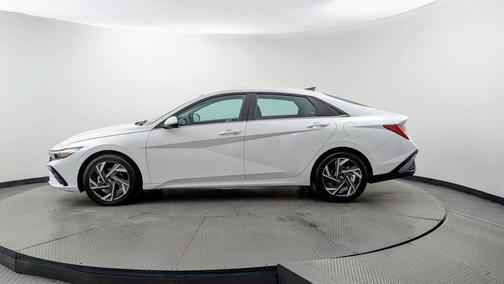 2025 Hyundai ELANTRA SEL