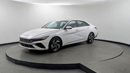 2025 Hyundai ELANTRA SEL