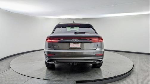 2022 Audi Q8 55 Premium Plus