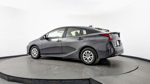 2022 Toyota Prius LE