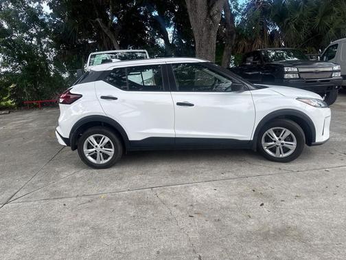 2024 Nissan Kicks S