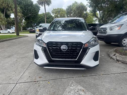 2024 Nissan Kicks S