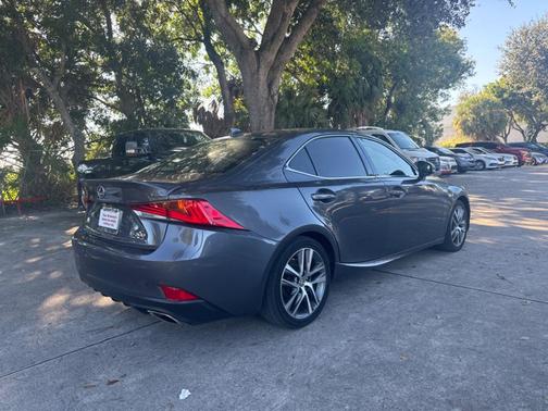 2018 Lexus IS 300 Base