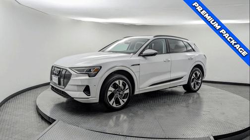 2022 Audi e-tron Premium