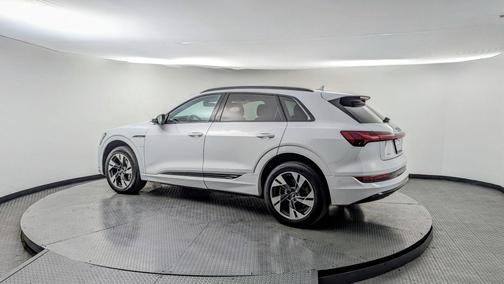 2022 Audi e-tron Premium