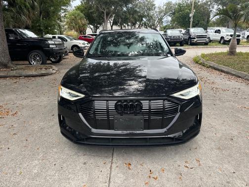 2021 Audi e-tron Premium