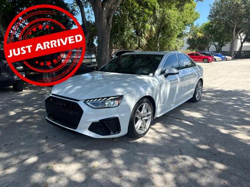Glacier White Metallic 2023 Audi A4 45 S line Premium