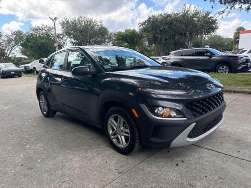 2022 Hyundai KONA SE