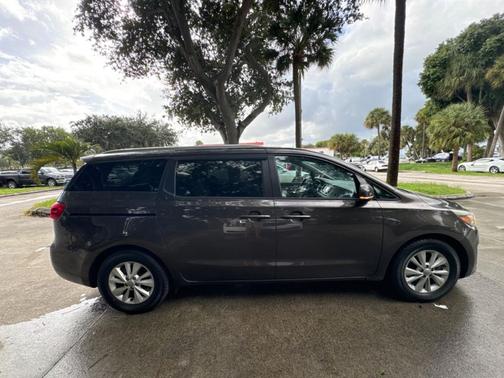 2016 Kia Sedona LX