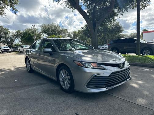 2022 Toyota Camry LE