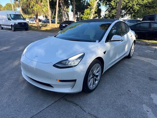 2022 Tesla Model 3 Standard Range