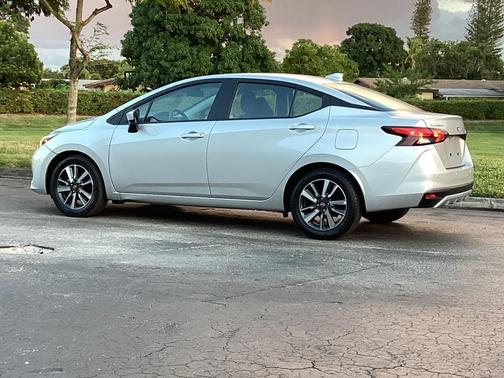 2025 Nissan Versa 1.6 SV