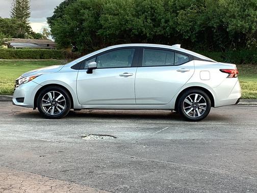2025 Nissan Versa 1.6 SV