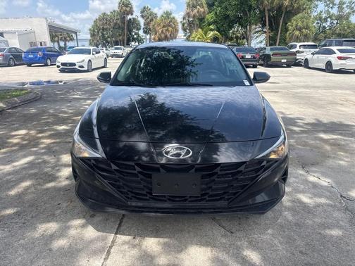 Phantom Black 2021 Hyundai ELANTRA SE