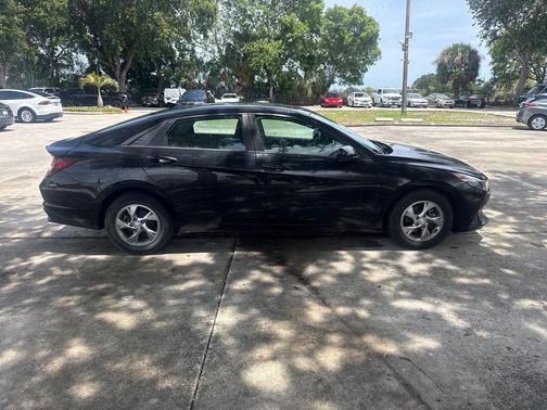 Phantom Black 2021 Hyundai ELANTRA SE
