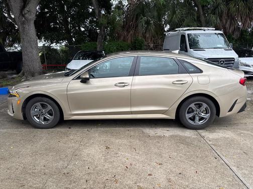 2021 Kia K5 LXS