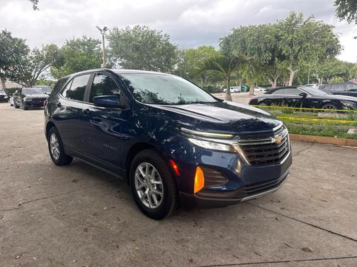 Blue Glow Metallic 2022 Chevrolet Equinox 1LT