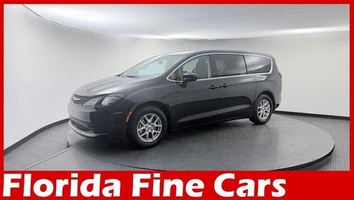 2022 Chrysler Voyager LX