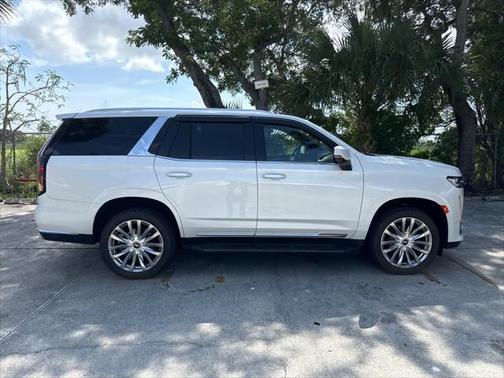 2022 Cadillac Escalade Luxury