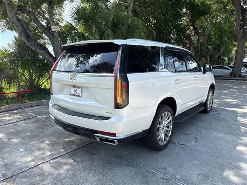 2022 Cadillac Escalade Luxury