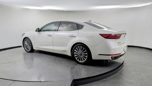 2017 Kia Cadenza Premium