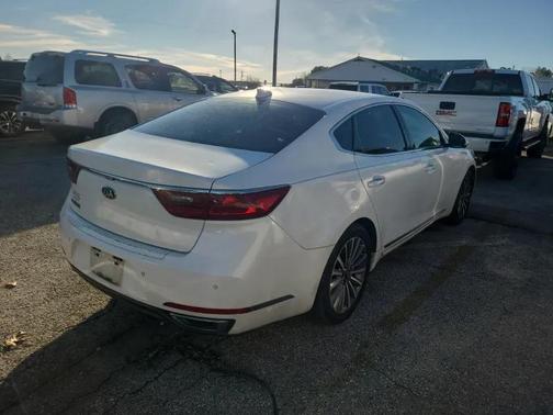 2017 Kia Cadenza Premium