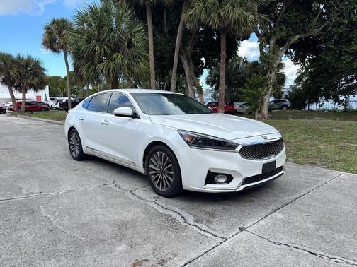 2017 Kia Cadenza Premium