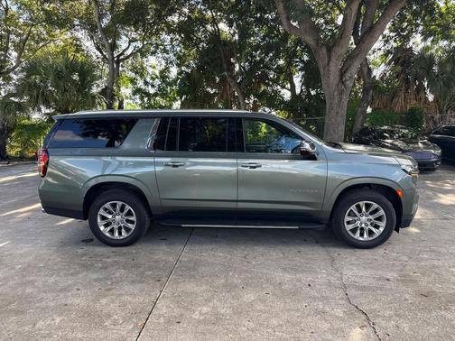 2023 Chevrolet Suburban Premier