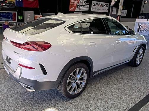 2023 BMW X6 xDrive40i