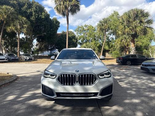 2023 BMW X6 xDrive40i