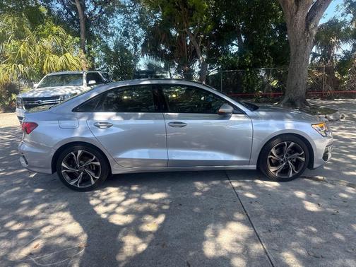 Florett Silver Metallic 2023 Audi A3 Premium