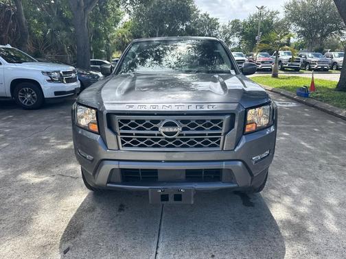2022 Nissan Frontier SV