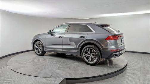 2022 Audi Q8 55 Premium Plus