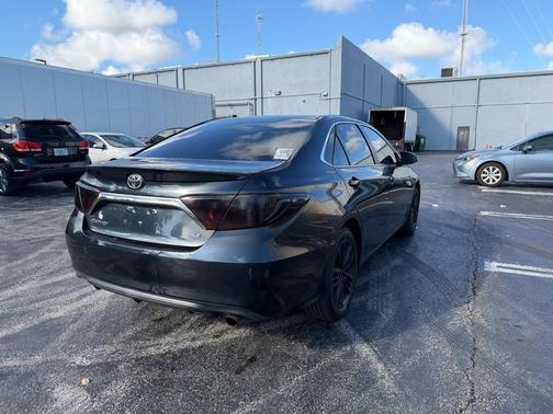 2015 Toyota Camry SE