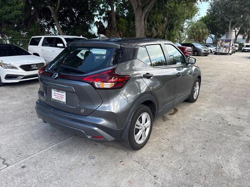 2021 Nissan Kicks S