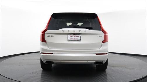 Photo 5 of 39 of 2020 Volvo XC90 T6 Momentum 7 Passenger