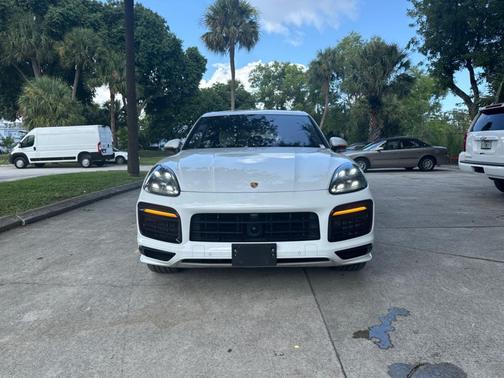2021 Porsche Cayenne GTS