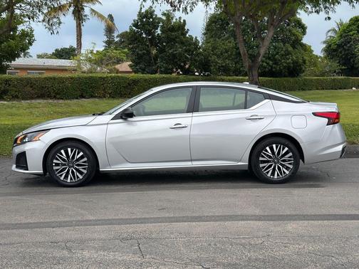 2025 Nissan Altima SV