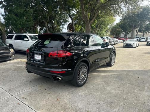 2016 Porsche Cayenne Cayenne