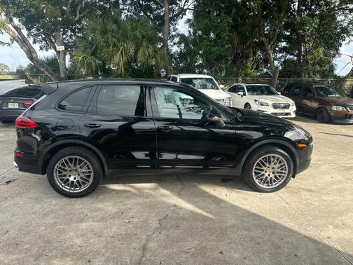 2016 Porsche Cayenne Cayenne