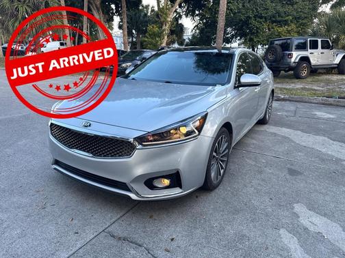 2017 Kia Cadenza Premium