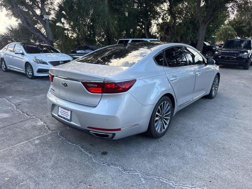 2017 Kia Cadenza Premium