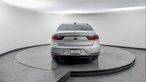 2017 Kia Cadenza Premium