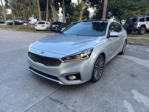 2017 Kia Cadenza Premium