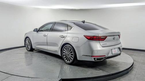 2017 Kia Cadenza Premium