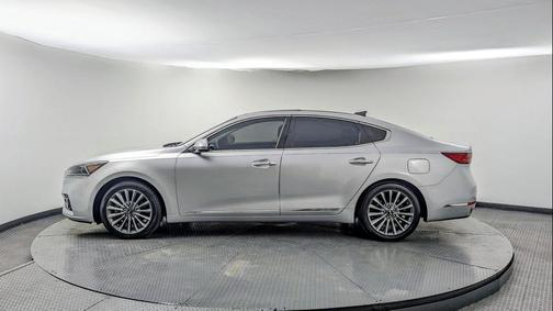 2017 Kia Cadenza Premium