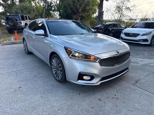 2017 Kia Cadenza Premium