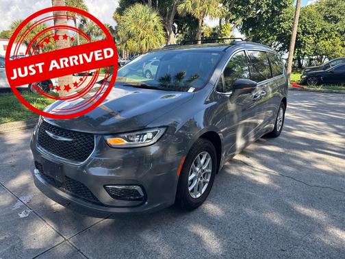 2022 Chrysler Pacifica Touring L